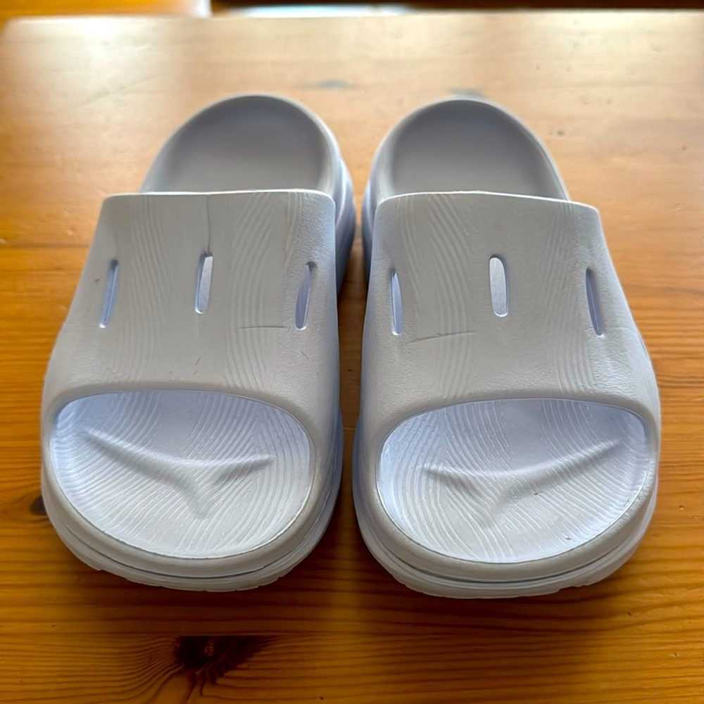 HOKA Ora Recovery Slide Sandals. Size W8 M6. Ether color (light purple).